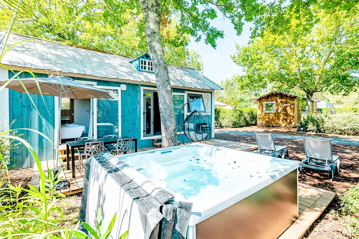 premium cabane private jacuzzi