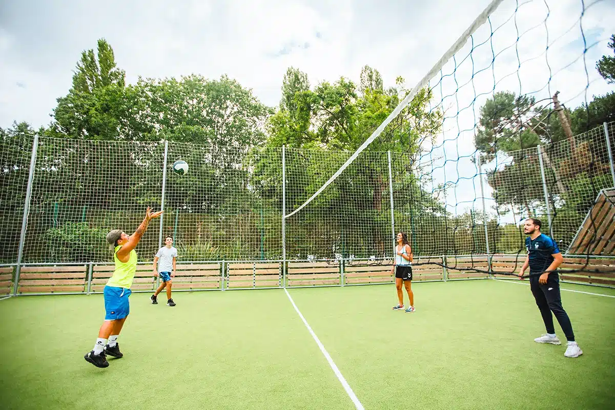 pistas de voleibol camping yelloh